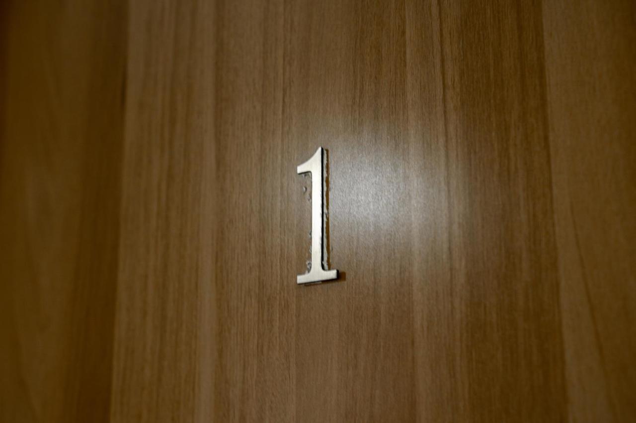 City Center Two Private Bedrooms Near Scanderbeg Square On Shared Apartment Tirana Exterior foto