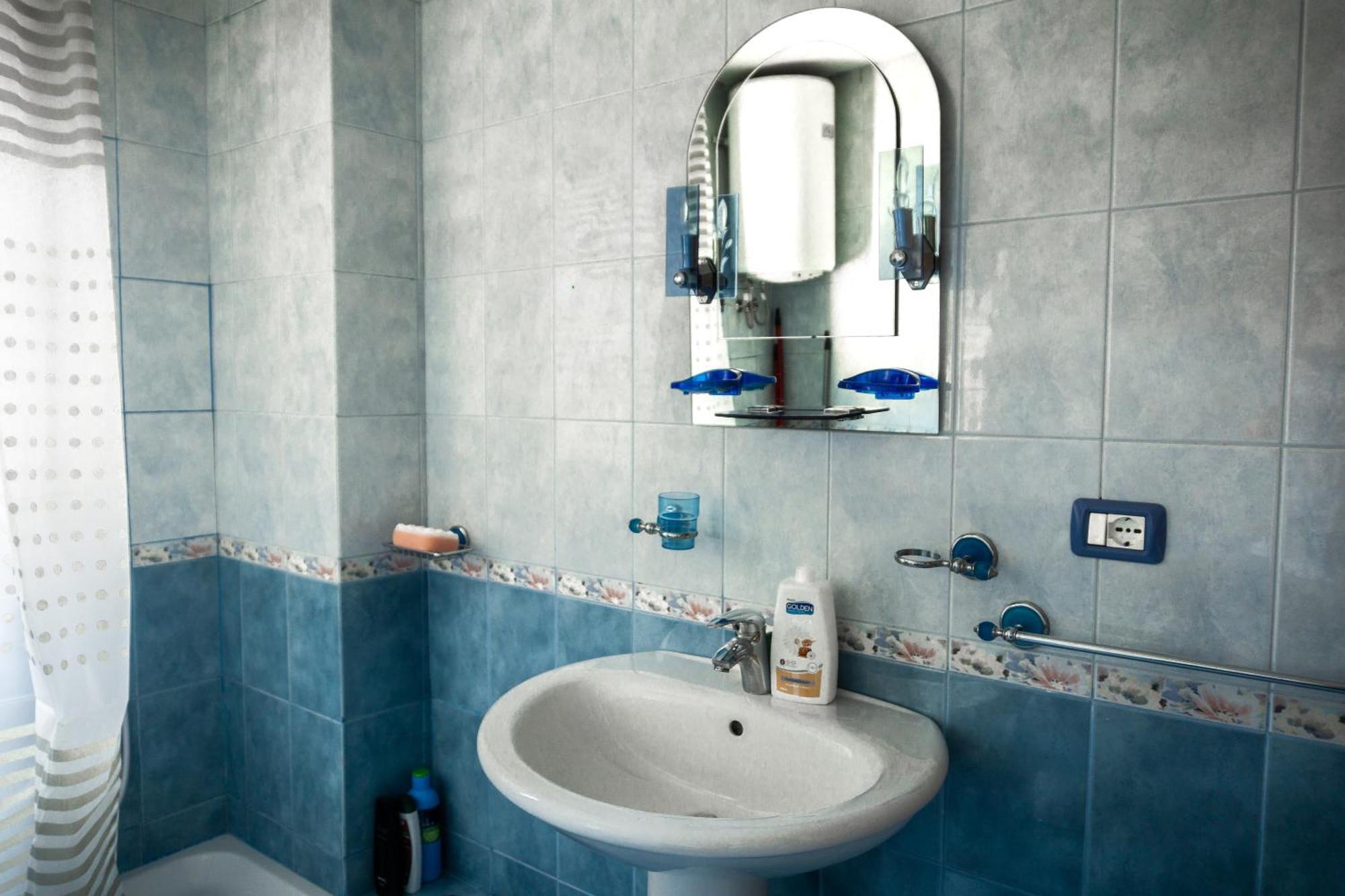 City Center Two Private Bedrooms Near Scanderbeg Square On Shared Apartment Tirana Exterior foto